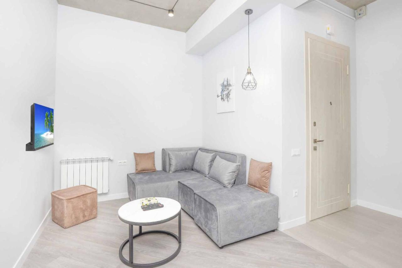 Stay Inn Apartments on Amiryan 26/4 Yerevan Bagian luar foto