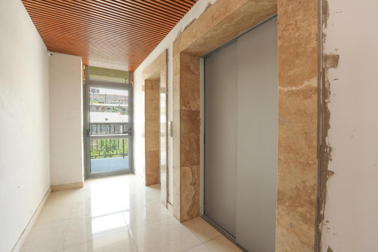 Stay Inn Apartments on Amiryan 26/4 Yerevan Bagian luar foto