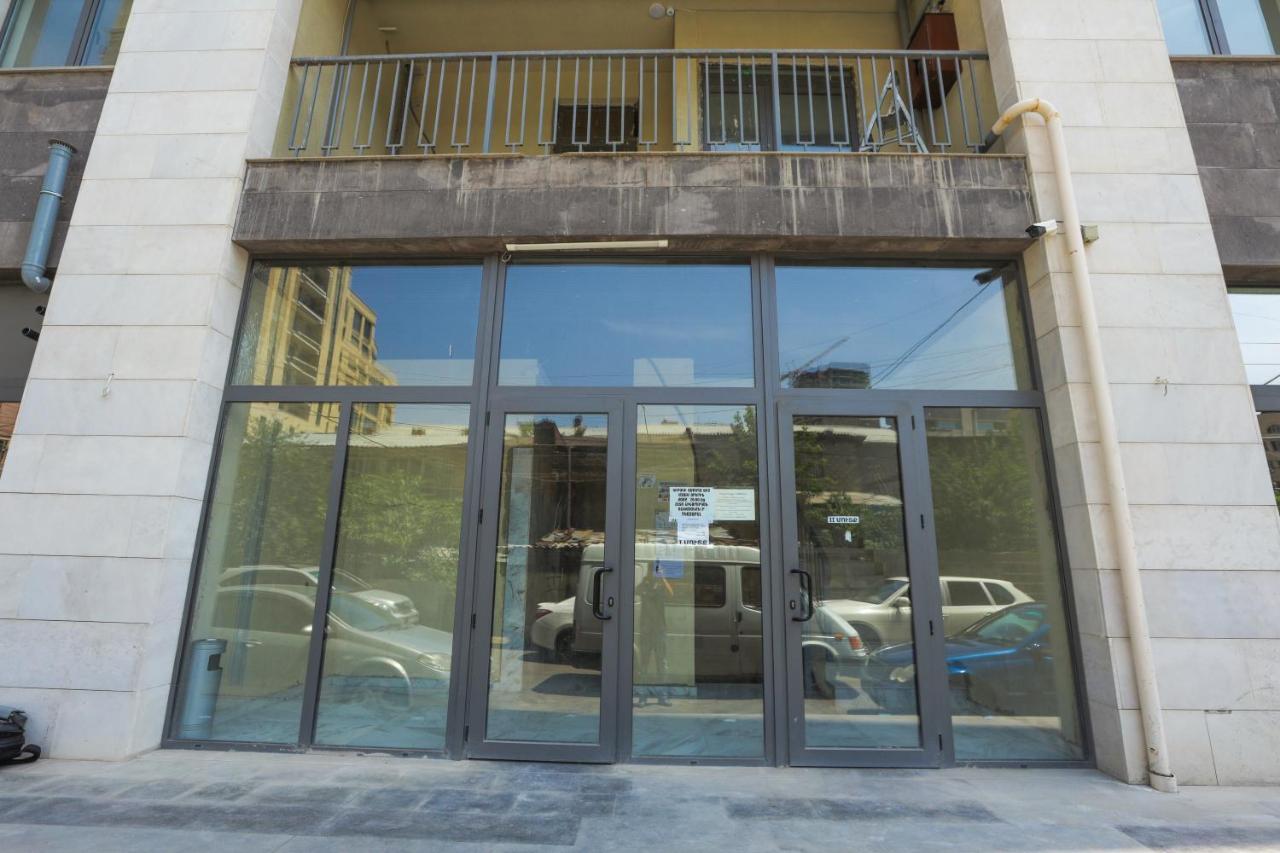 Stay Inn Apartments on Amiryan 26/4 Yerevan Bagian luar foto
