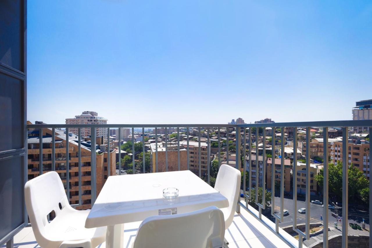 Stay Inn Apartments on Amiryan 26/4 Yerevan Bagian luar foto